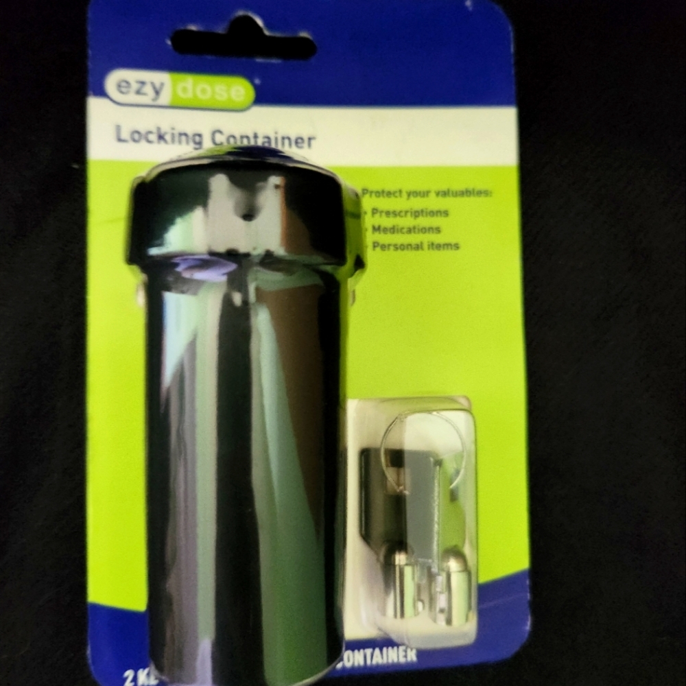 EZY Dose Locking Container